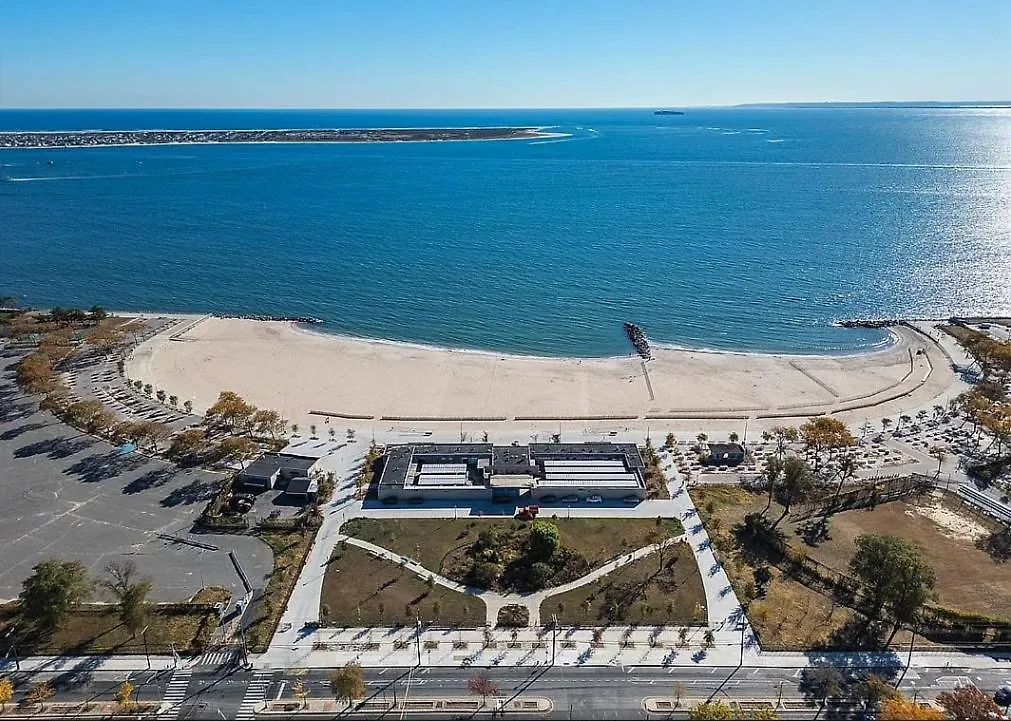 2 Bedroom Cozy Gem Manhattan Beach New York Apartment